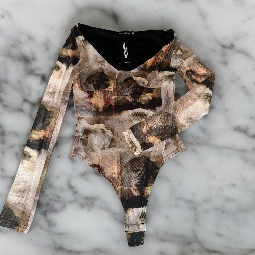 NWT Pretty little thing renaissance bodysuit